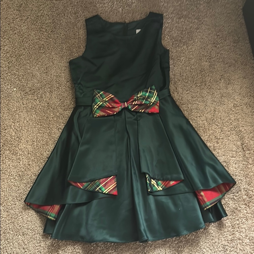 Elegant Green Kids Dress with Plaid Bow